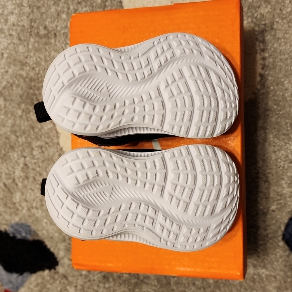 NIKE Downshifter 11 size 2C - Picture 3 of 6